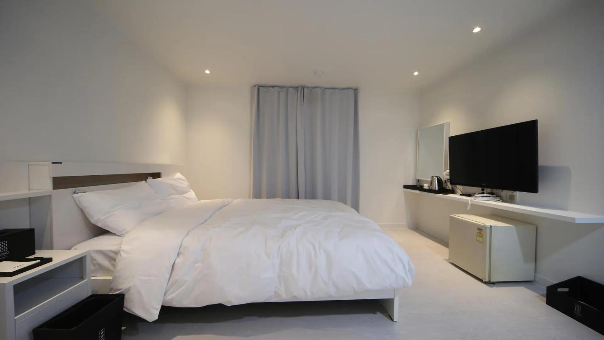 Soho Hotel Busan 0*,  South Korea