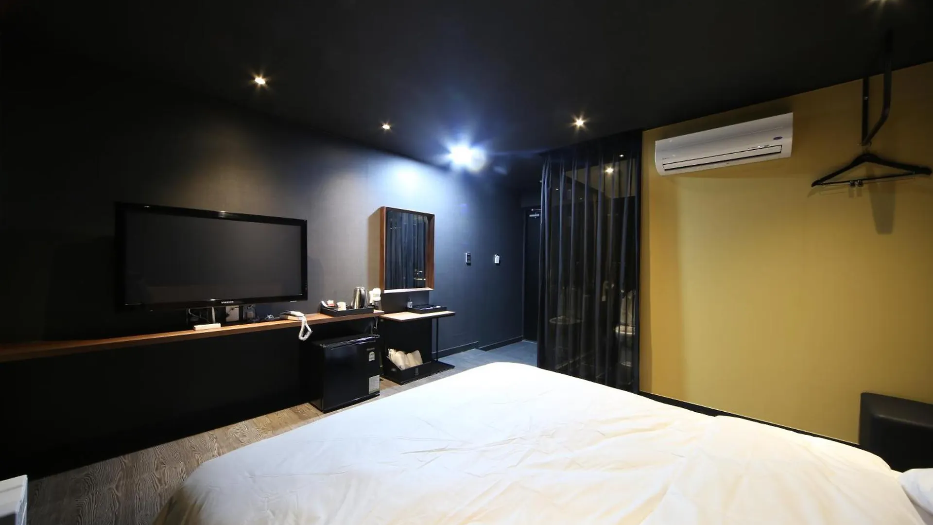 Soho Hotel Busan 0*,  South Korea